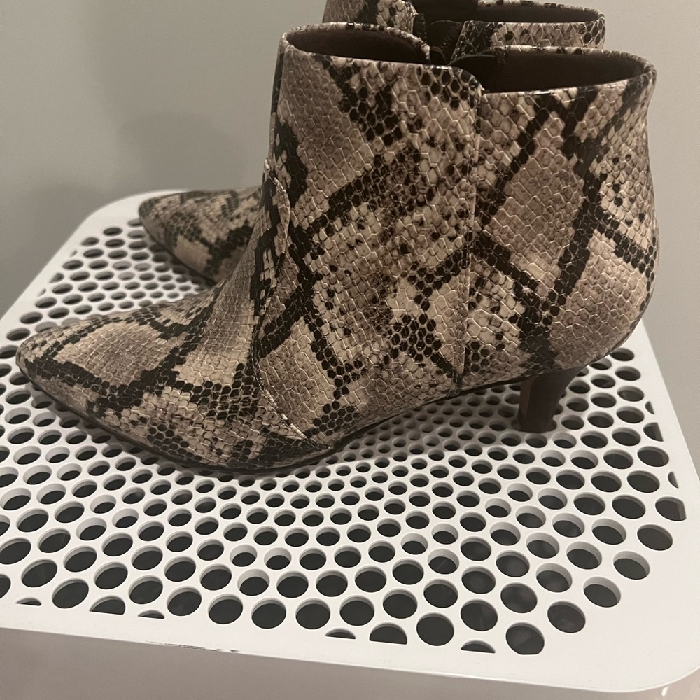 Clark boots good condition